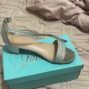 Elegant Silver Women's Sandals